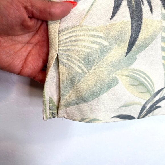 Tommy Bahama Women 100% Silk Palm tree leaves Button down Shirt Size M - Picture 6 of 9